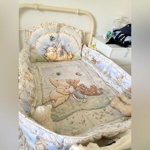 Disney Winnie the Pooh Baby Crib Set - Cream and Pastel